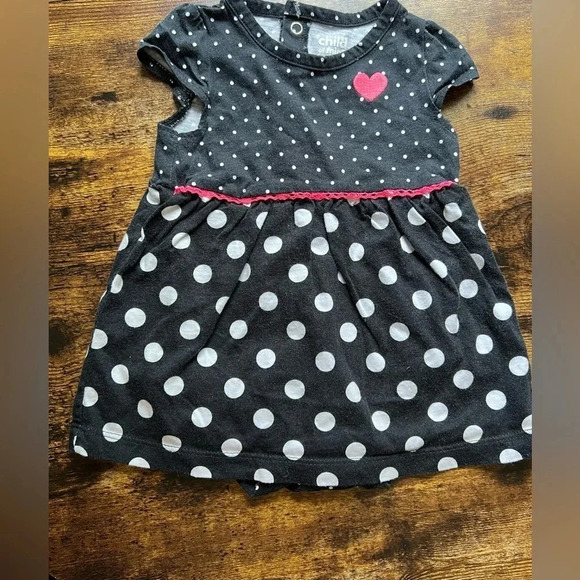 BUNDLE: child of mine & Carter’s | 3 baby girl dresses. Size: 6 & 6-9M. - Picture 6 of 9